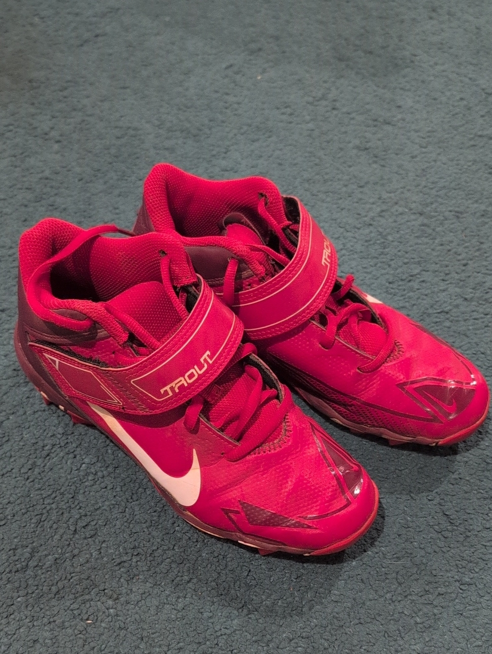 Nike Kids' Red/White Trout Strap Baseball Cleats 4.5y